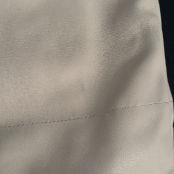 Chelsea DeBoer Winter White Faux Leather Puffer Coat, Large, NWT - Picture 8 of 9